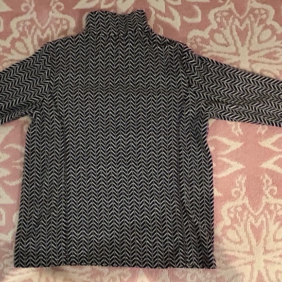 Lands' End Black and White Patterned Fleece pullover. - Picture 4 of 4